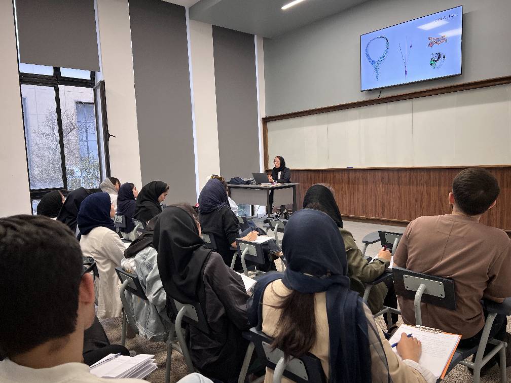 برگزاری چهارمین جلسه هفتمین دوره جامع طراحی طلا و جواهرات دانشگاه تهران